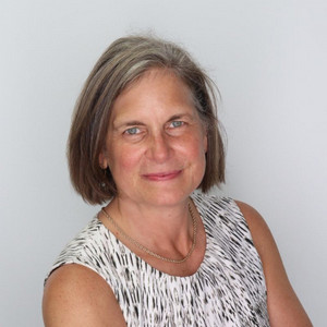 Professional headshot of Leslie Gloor Duncan.